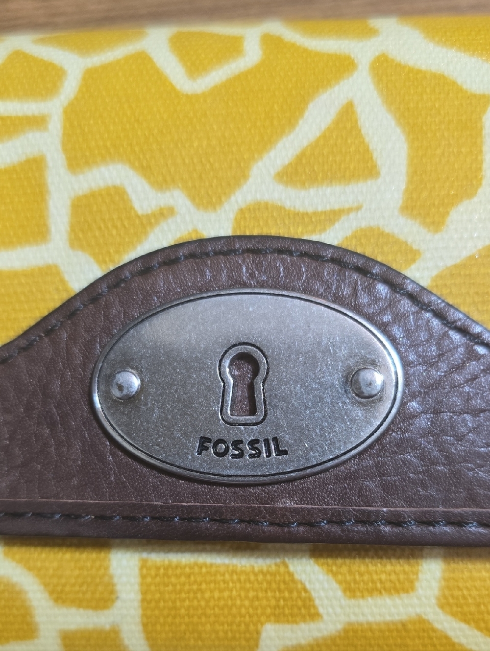 FOSSIL Wallet Tri-fold KEY-PER Coated Canvas Giraffe Print Brown Leather Trim - Picture 2 of 11